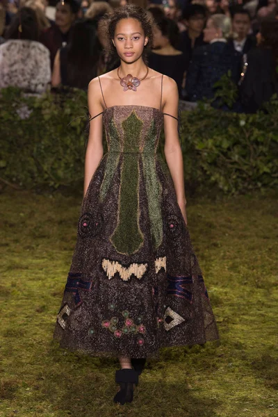 Look 30